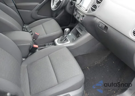 2018 Volkswagen Tiguan Limited 2.0T z USA, uszkodzony, nr VIN WVGAV7AX8JK003868